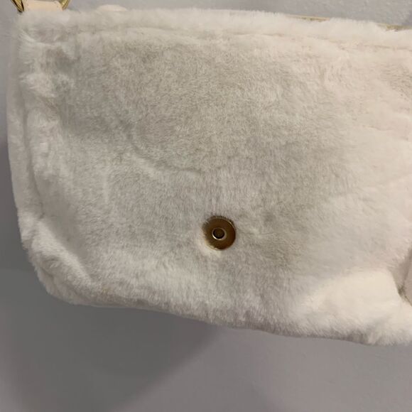 Isaac Mizrahi White Faux Fur Shoulder Bag with Gold Details - Picture 11 of 13